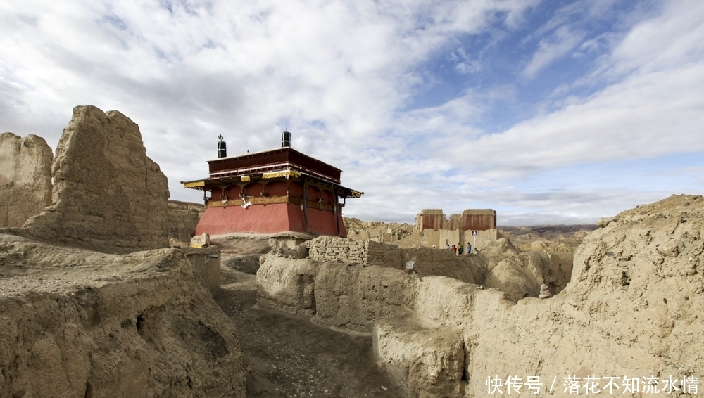 阿里的古格王朝，300年前一夜神秘消失，为什么史书里没有记载