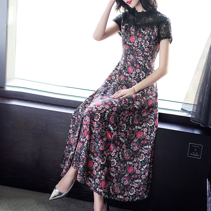 45岁妈妈身穿这些连衣裙，配上高跟鞋，比20岁小姑娘还显气质