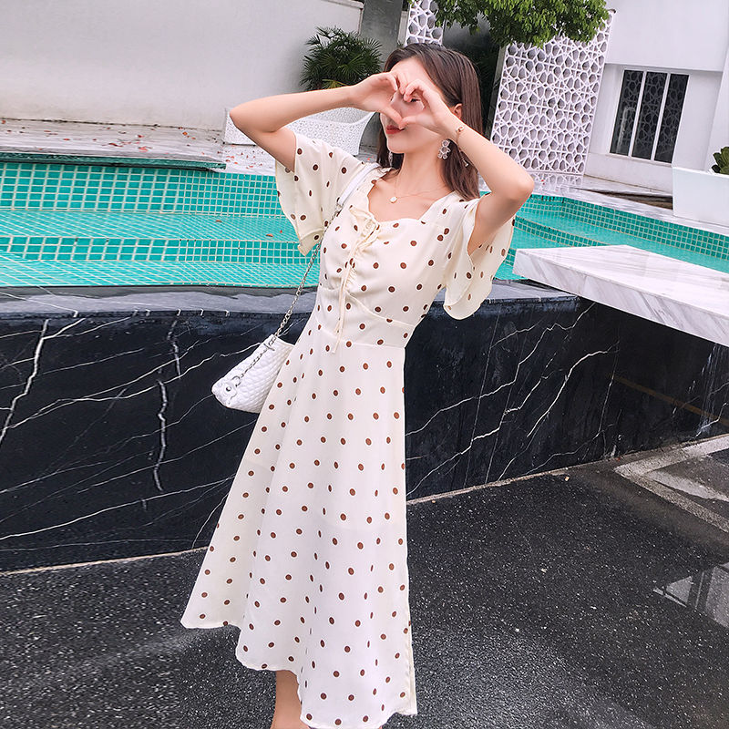 不用羡慕别人丰满，这样穿，释放你的女人味