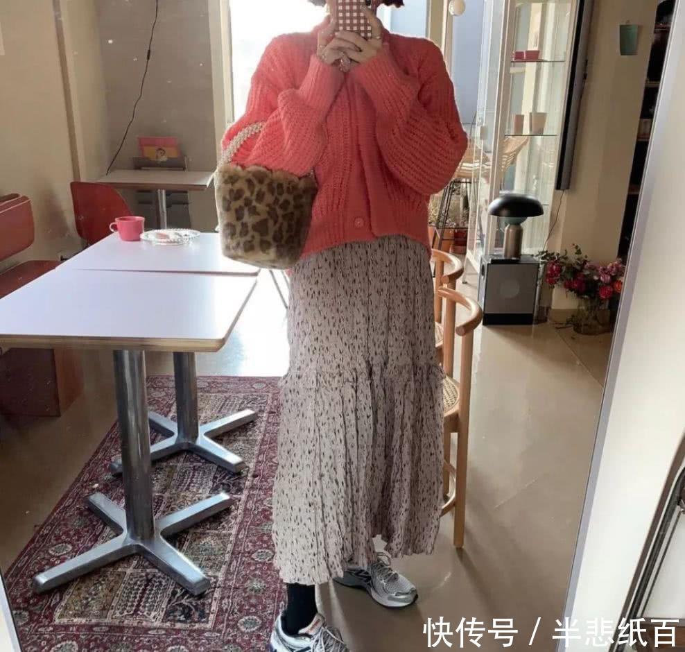  [玛丽珍鞋]卫衣＋帆布鞋，连衣裙＋运动鞋，今春必备的4双鞋子搭配，时髦显高美翻了！
