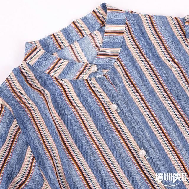 天热了！怕热女人尽量少穿连衣裙，多学下面女人这样穿小衫，很美