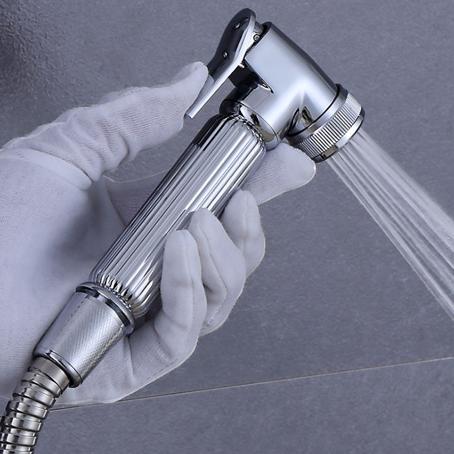 现在的女人洗澡后都不穿裤子!直接这样穿，太销魂了