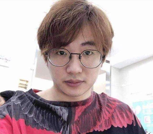 主播蹭热度不择手段,事情真相大白后,寒夜紧急删微博开始装傻?