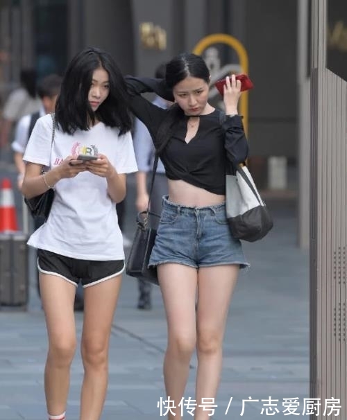  『美女』街拍美女：雪纺配牛仔，不仅不失个性，还能彰显出简约大方的气息