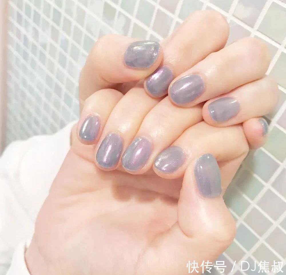 『闺蜜』做一次极光色美甲吧!闺蜜吵着让我陪她去做