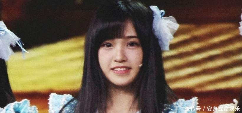  [超越]超越鞠婧祎的“四万年美女”，一唱歌就逗笑蔡徐坤