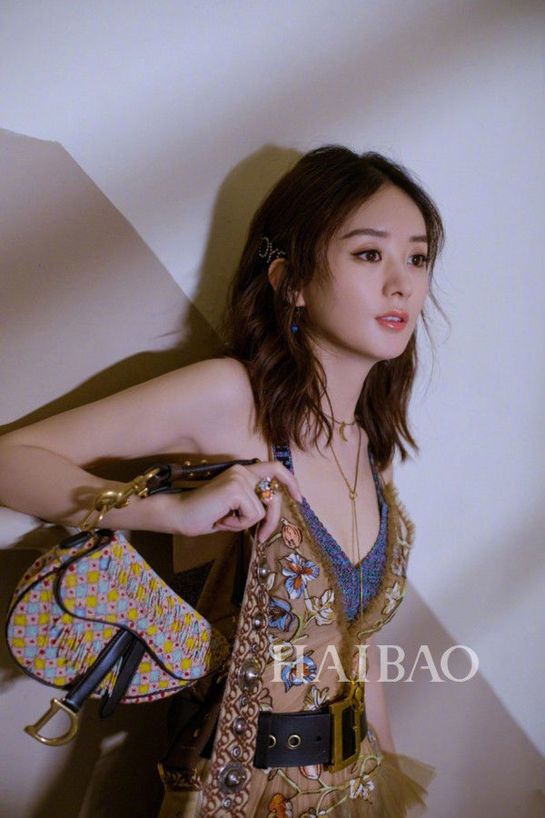 赵丽颖和江疏影疯狂Pick“碎卷刘海”，比空气刘海更洋气减龄又俏