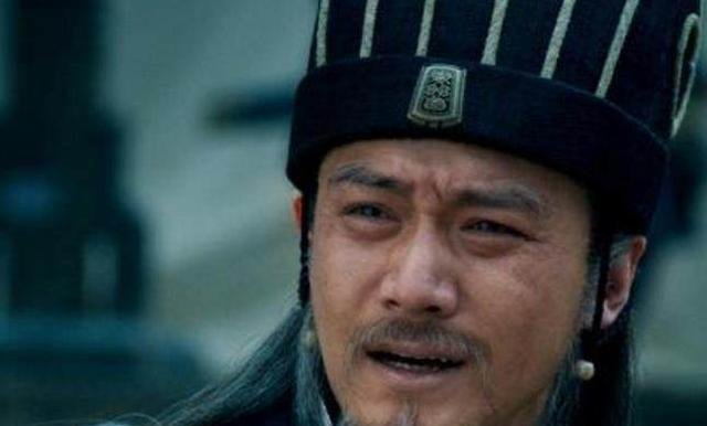 『投降』诸葛亮赞他才华如庞统,刘备连忙重用,却埋下了关羽被杀的祸根