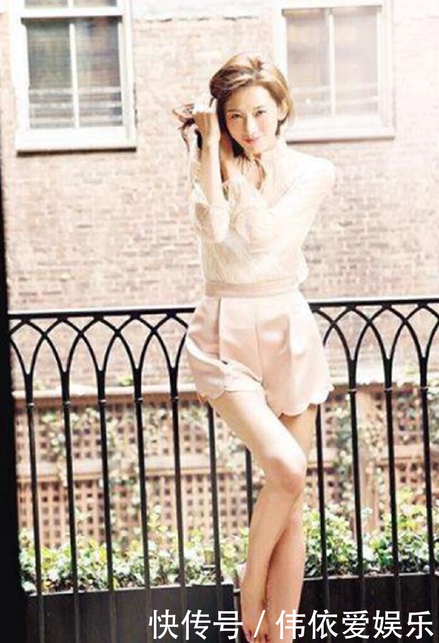 林志玲真敢穿,裙子短出了尺度,网友:只能用手挡了