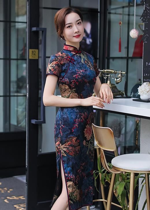  『时光』50岁女人要穿得惊艳时光，建议这件优雅的“旗袍”，好高级！