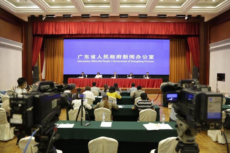  『转为』广东省卫健委：调级不代表零风险，广东将转为常态化防控