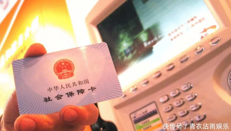  钱比■三十岁后每年存银行一万, 但是不交社保, 退休后钱比社保