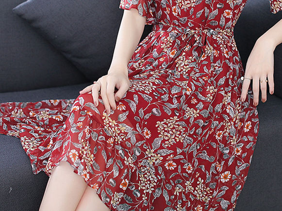 70后裙子九月才好看，年轻有女人味，难怪姑姑一件比一件还想买