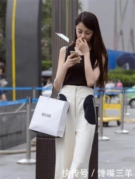 『自带』街拍:清澈甜美,优雅浪漫的女神,清新脱俗自带气质