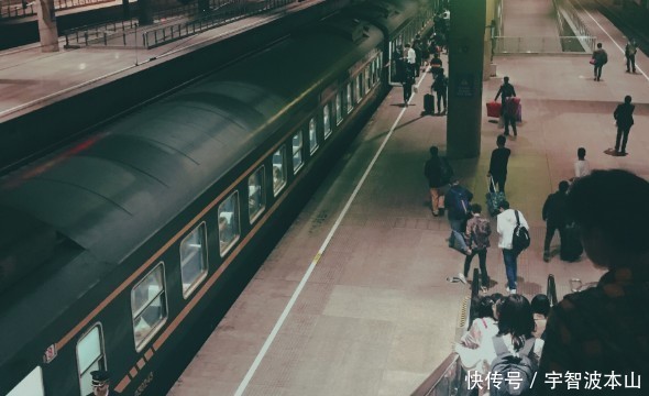 我国耗时“最长”的火车,坐全程要6天时间,游客躺到怀疑人生