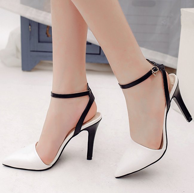 不得不夸媳妇的眼光真不错，买的高跟鞋，一款比一款养眼还吸睛