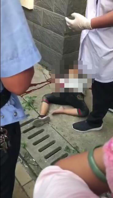 网传男孩坠楼视频事发芜湖 警方查证实属谣传