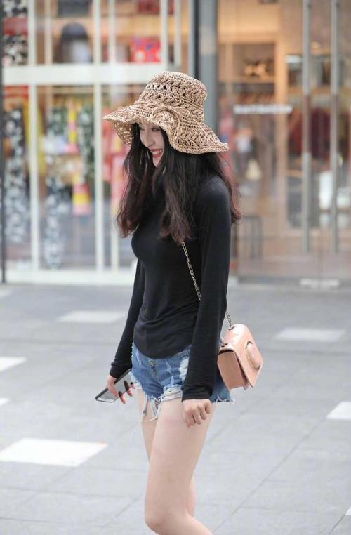 路人街拍,长得好看穿啥都美