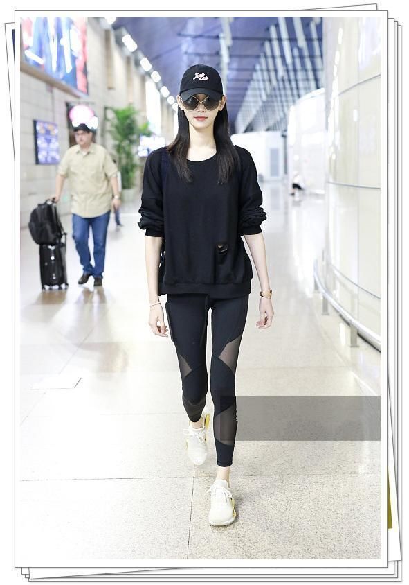 没奚梦瑶的腿真别直接穿健美裤，像卢靖姗这样勒出大象腿就尴尬了