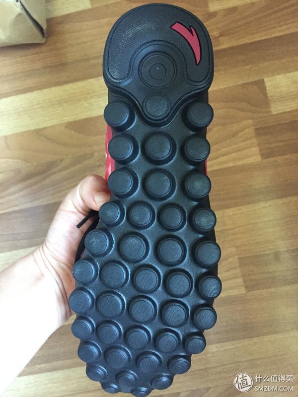 创意不错但没有做好-ANTI 安踏 ANTA 柔软柱跑鞋开箱