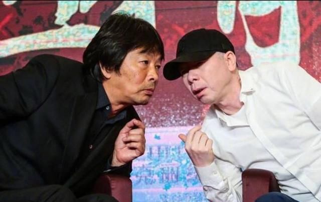 铲屎官最新动态!不仅实力打脸黄毅清,还放言要盯“死”冯小刚