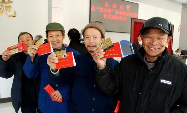 2019年办理退休时养老保险缴费13年，下岗工人50岁能退休吗？