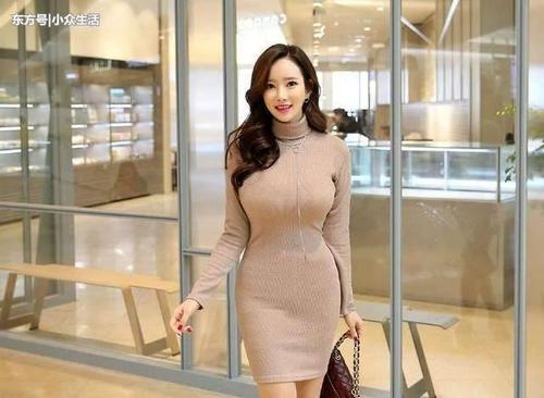 街拍：时髦的小姐姐吊带背心出街，图1妹子的肩带绳子太细了!