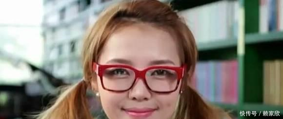 别以为戴眼镜就没法化妆，看看赵丽颖怎么用眼镜妆扑倒塘主！