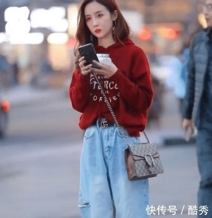  『美女』街拍美女小姐姐：有自信的女生，什么颜色的衣服都能驾驭