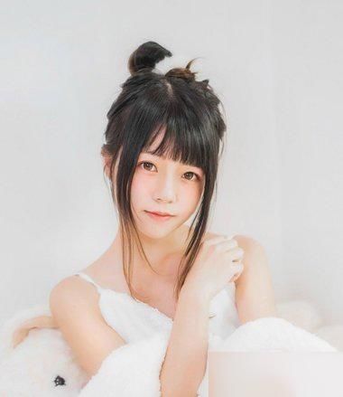 夏天把头发盘起来，让你清凉一夏，再热也不怕！