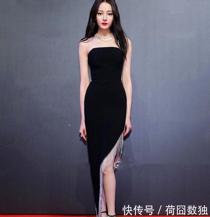 【收割】今年复古风潮来袭,get纪梵希经典小黑裙穿搭技巧,收割高级魅力