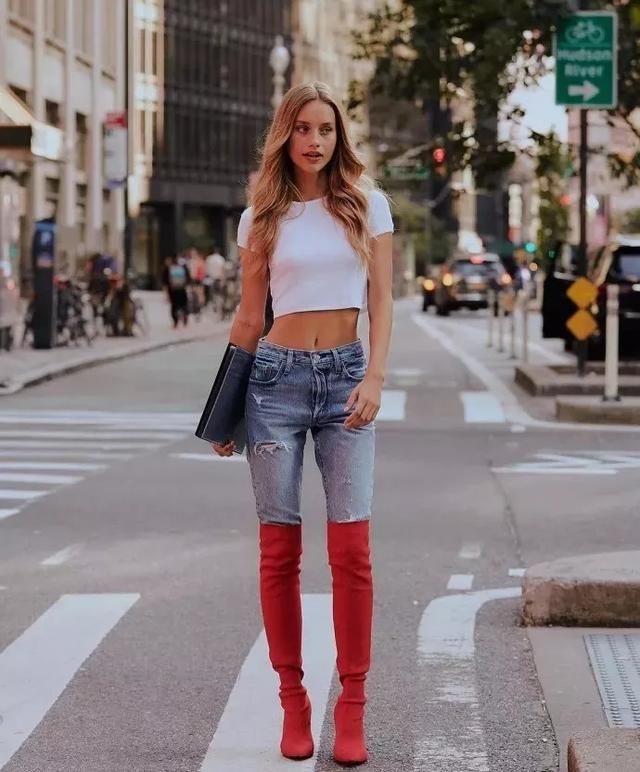 维秘面试小姐姐腿长180cm、E罩杯,这真的是人类的存在?