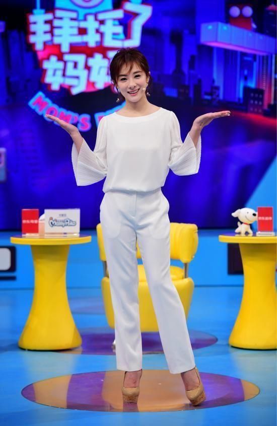 153身高的刘璇把靴子当裤子穿?腿短是硬伤!