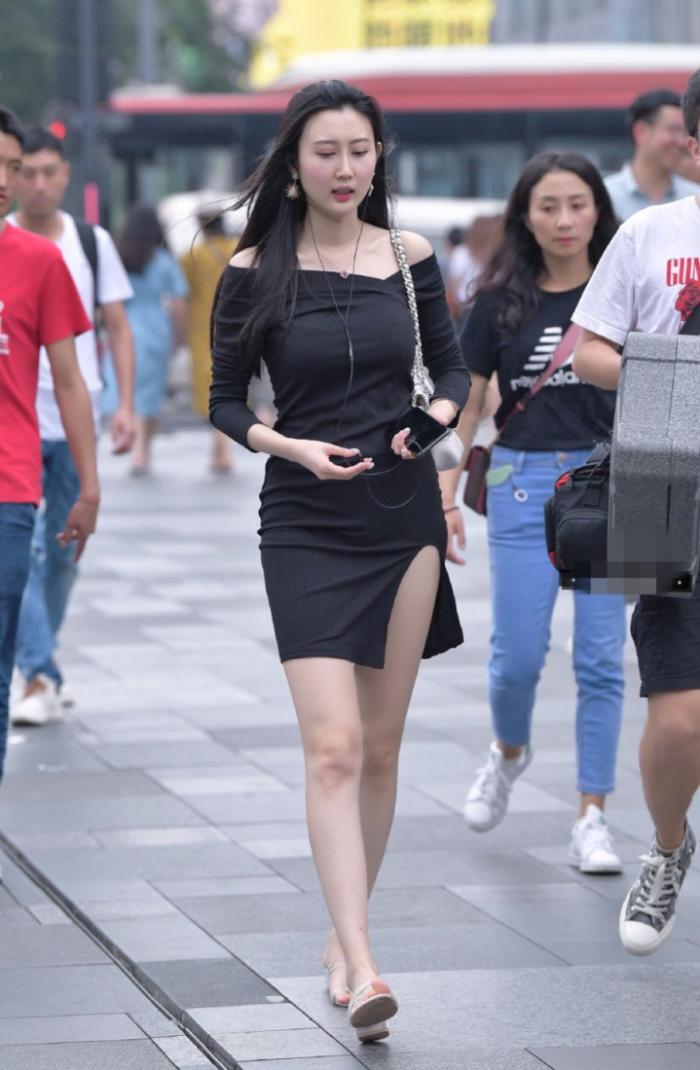  「气质」街拍：牛仔裤也有甜美温婉的气质！
