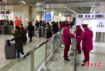  安检@春运首日：下火车换地铁，不用安检啦！