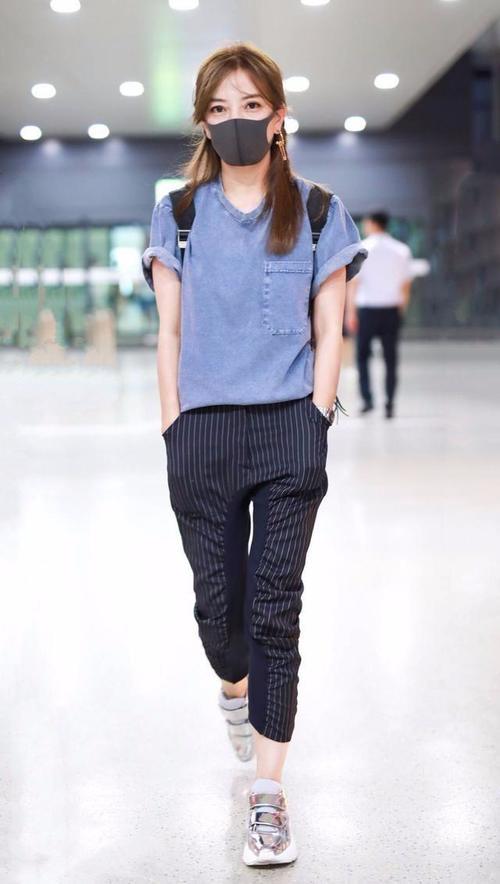 不管赵薇瘦没瘦，这裤子穿的很不安分！标准的诠释了上身美下身丑