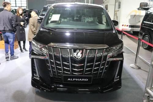  『丰田』有钱人的大玩具，家用选雷克萨斯LM还是丰田埃尔法？