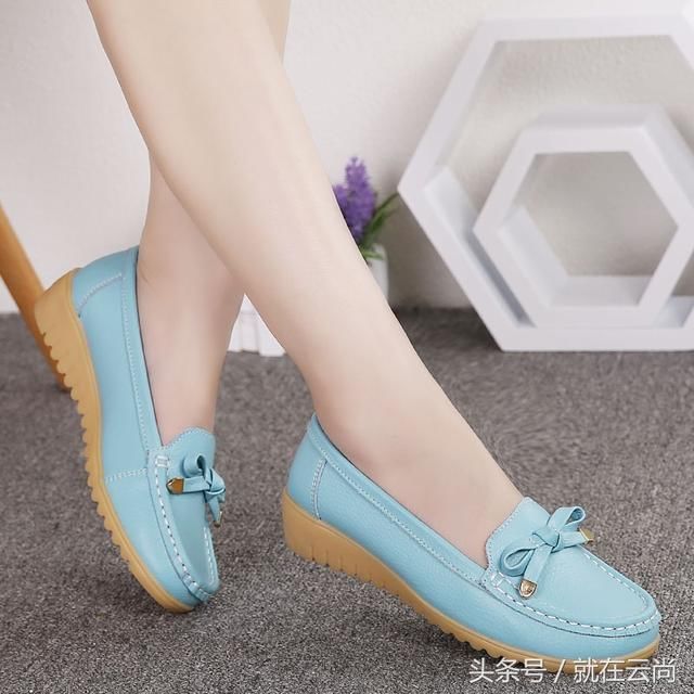 55岁婆婆，从来不穿高跟鞋，鞋柜里都是这些妈妈鞋，端庄又养脚