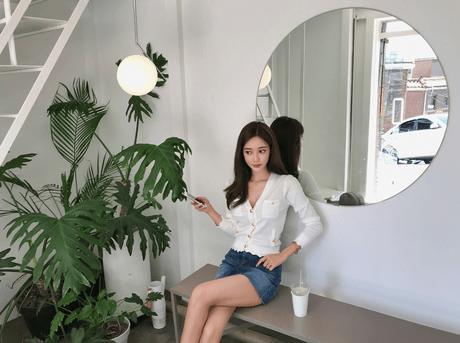 孙允珠悠闲白色阳光棉麻舒适小开衫