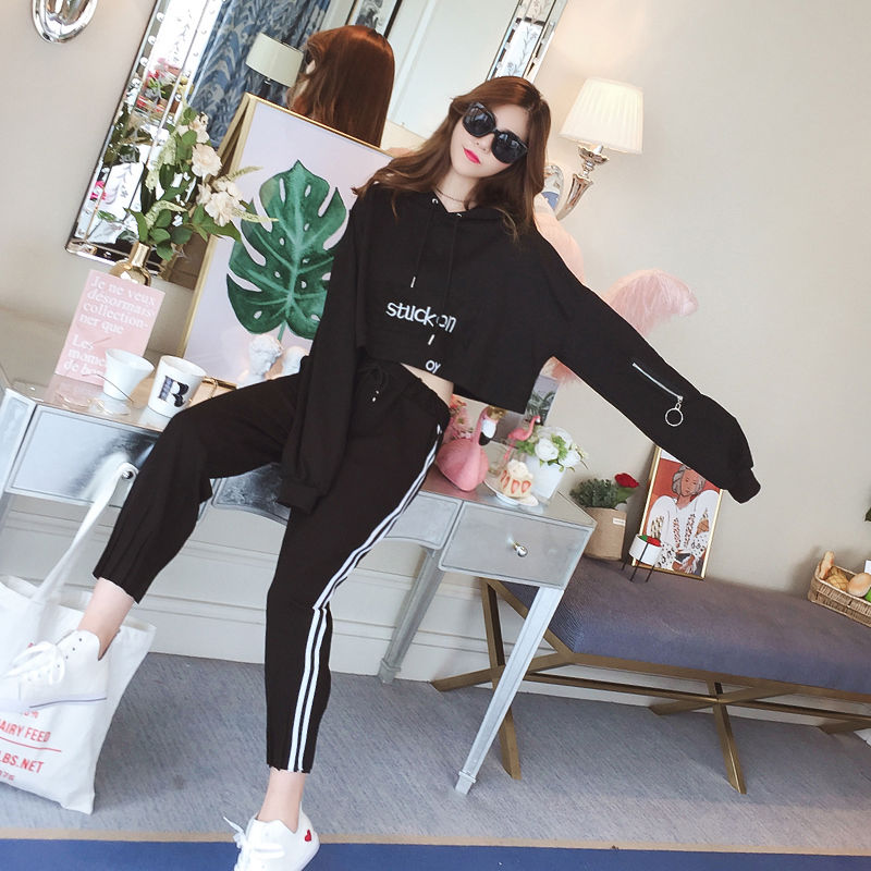 立秋后穿这复古名媛套装,贼嫩,贼适合小个子,简约高级美