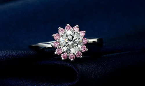  [玉石]白金钻戒、玉石首饰、其他珠宝如何佩戴更显尊贵呢？