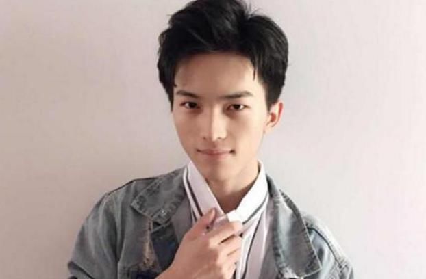 抱歉主播难言一人灭三队被“实锤”开挂，官方：你是什么玩具锤？