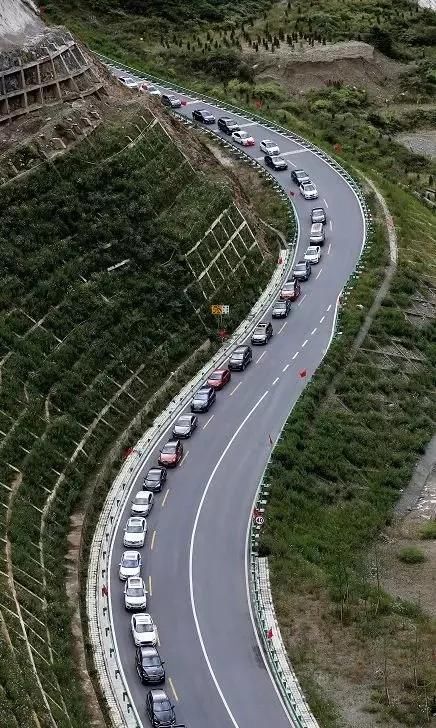 对不起，国庆期间你朋友圈里的网红景点都是骗人的