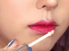 辛芷蕾的饱满唇才是性感女人标配