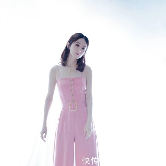 赵丽颖晒纤腰被网友封为“腰精”网上谣言不攻自破