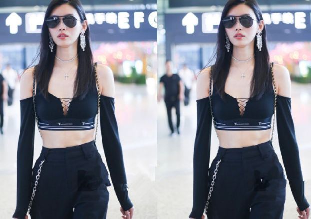 29岁奚梦瑶胆真大！穿露脐装秀细腰，网友：难怪何猷君看上她