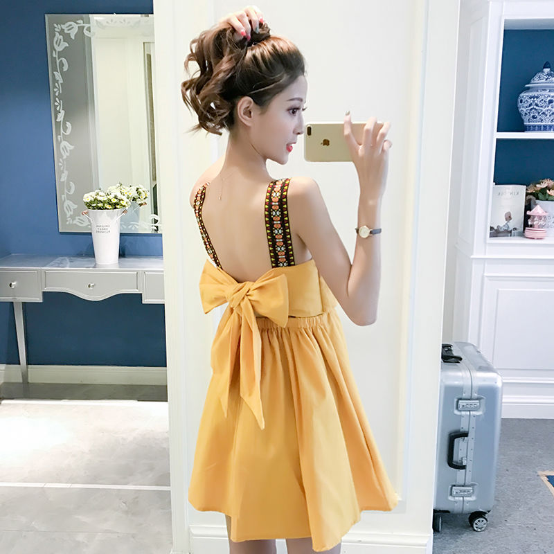 太Nice了!赶紧一饱眼福,这些新款吊带裙,一眼让人挪不开眼