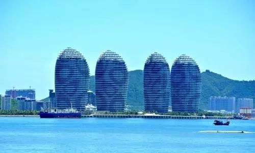 天涯海角三亚湾，总有故事后人看