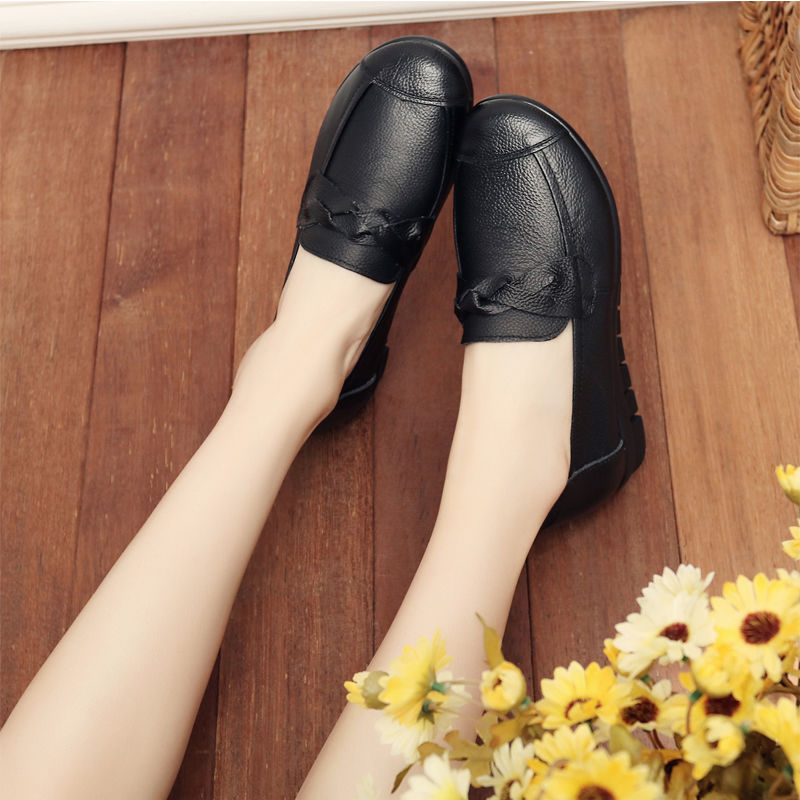 天哪老婆不穿高跟鞋了，早秋刚上新的“妈妈鞋”，每双都舒适养脚