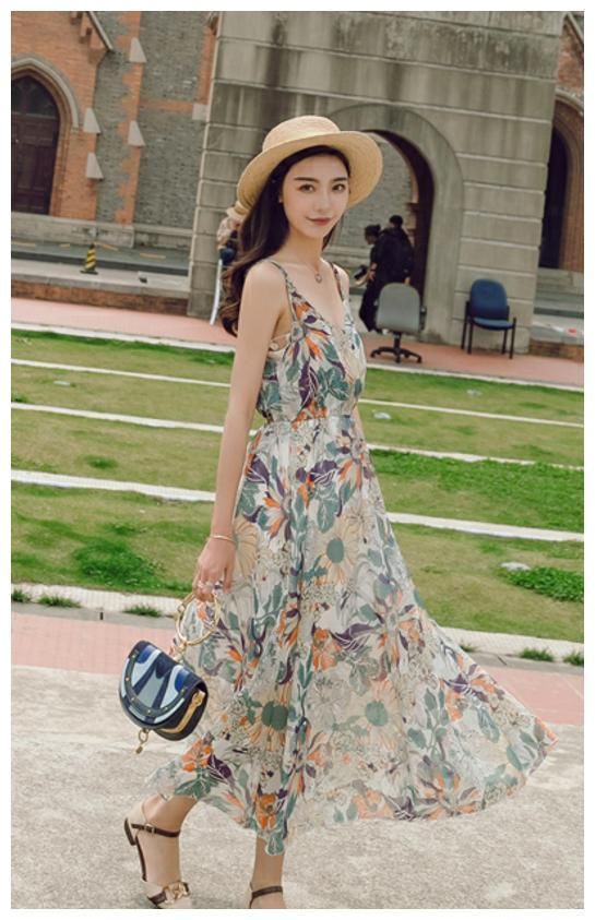 街拍：时尚靓丽的姐妹花，身子高挑双腿修长看一眼你就满足吧